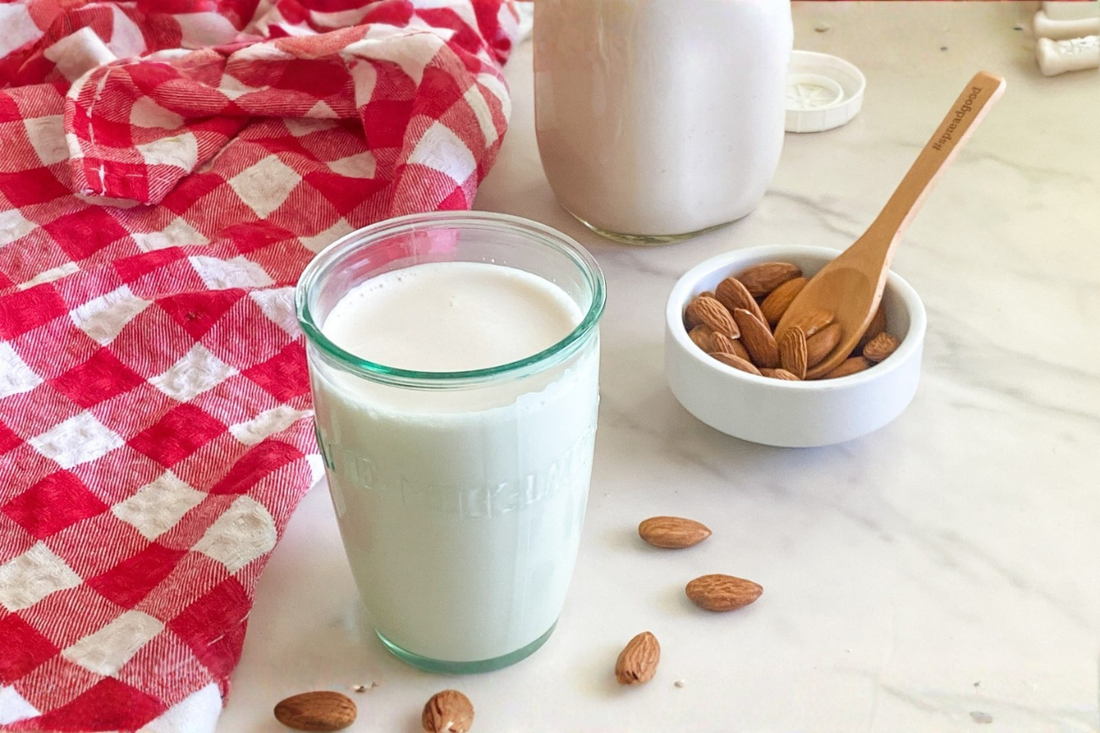 vanilla-almond-milk-recipe